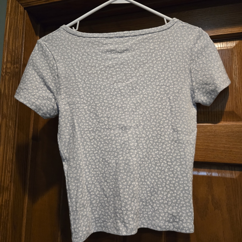 Brandy Melville Cream Fitted Button Down Shirt - Picture 10 of 15